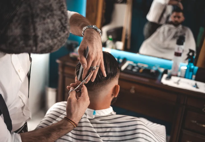 Schnittwerk als Friseurname für moderne Salons